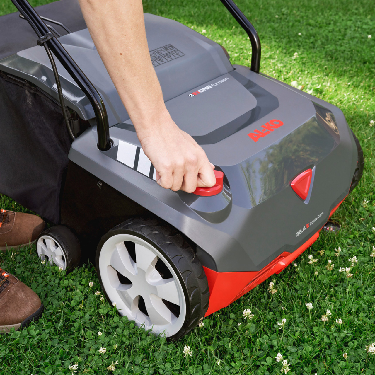 114040-scarifier-38-4-e-combi-care-webshop-mood-1_v1
